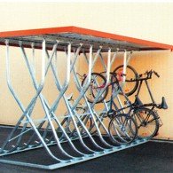 Fahrrad-Kufenparker freistehend, mit Flachdach