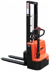 04700171 - Elektro Stapler, Tragkraft 1,5to, Hubhöhe 1600mm