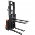 04700548 - Elektro Stapler, Tragkraft 1,5to, Hubhöhe 2500mm